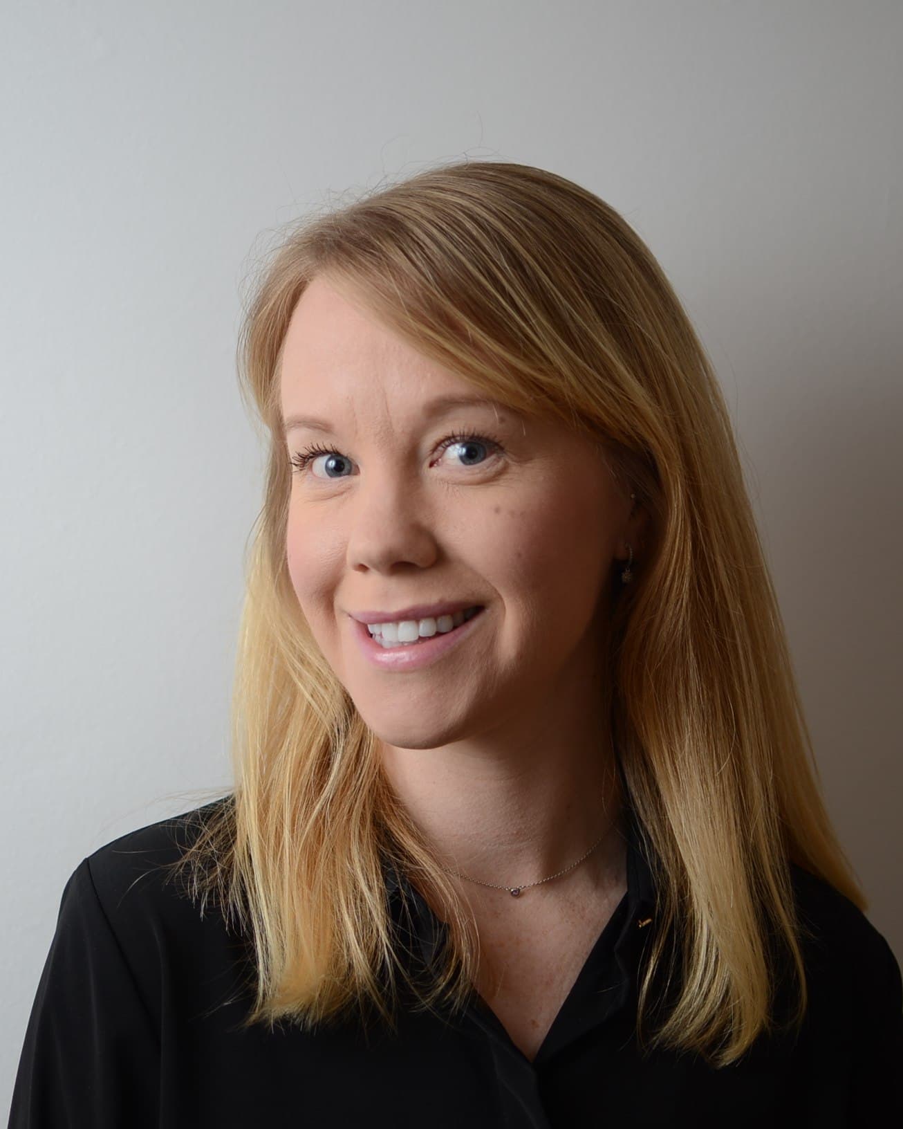 Dr Kayleigh Darch, Clinical Psychologist and yoga teacher in Exeter